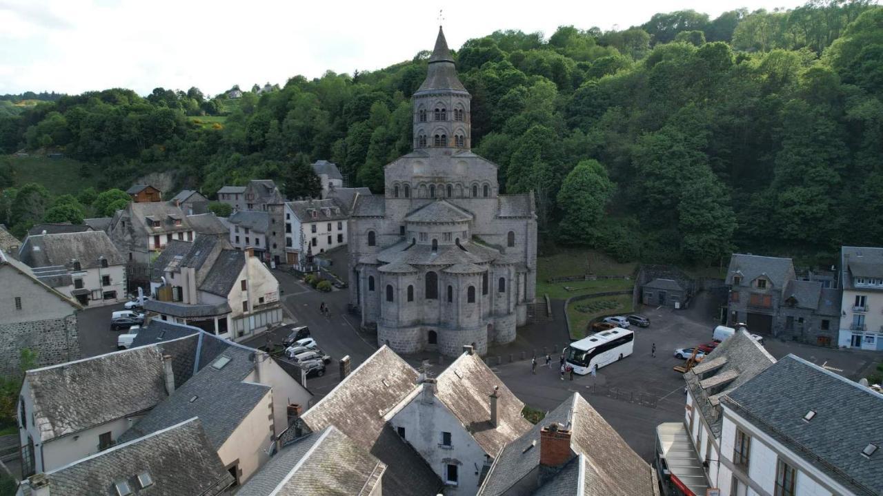 Tulipe, Appartement 5 Personnes, Entre Sancy Et Volcans D'Auvergne Orcival Extérieur photo
